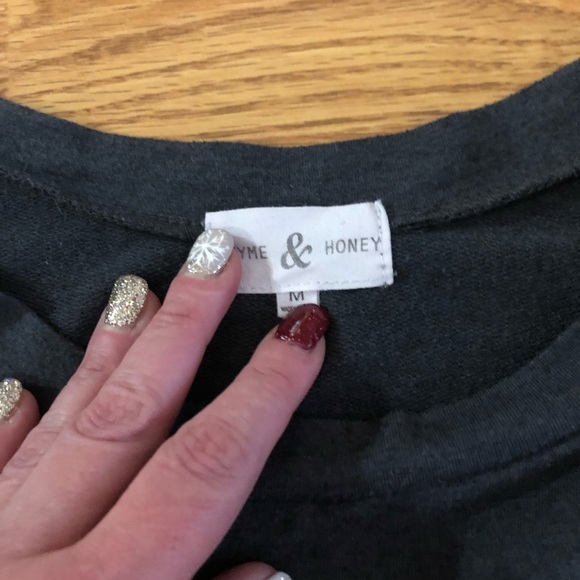 thyme & honey dark gray sweater size M - Picture 2 of 3